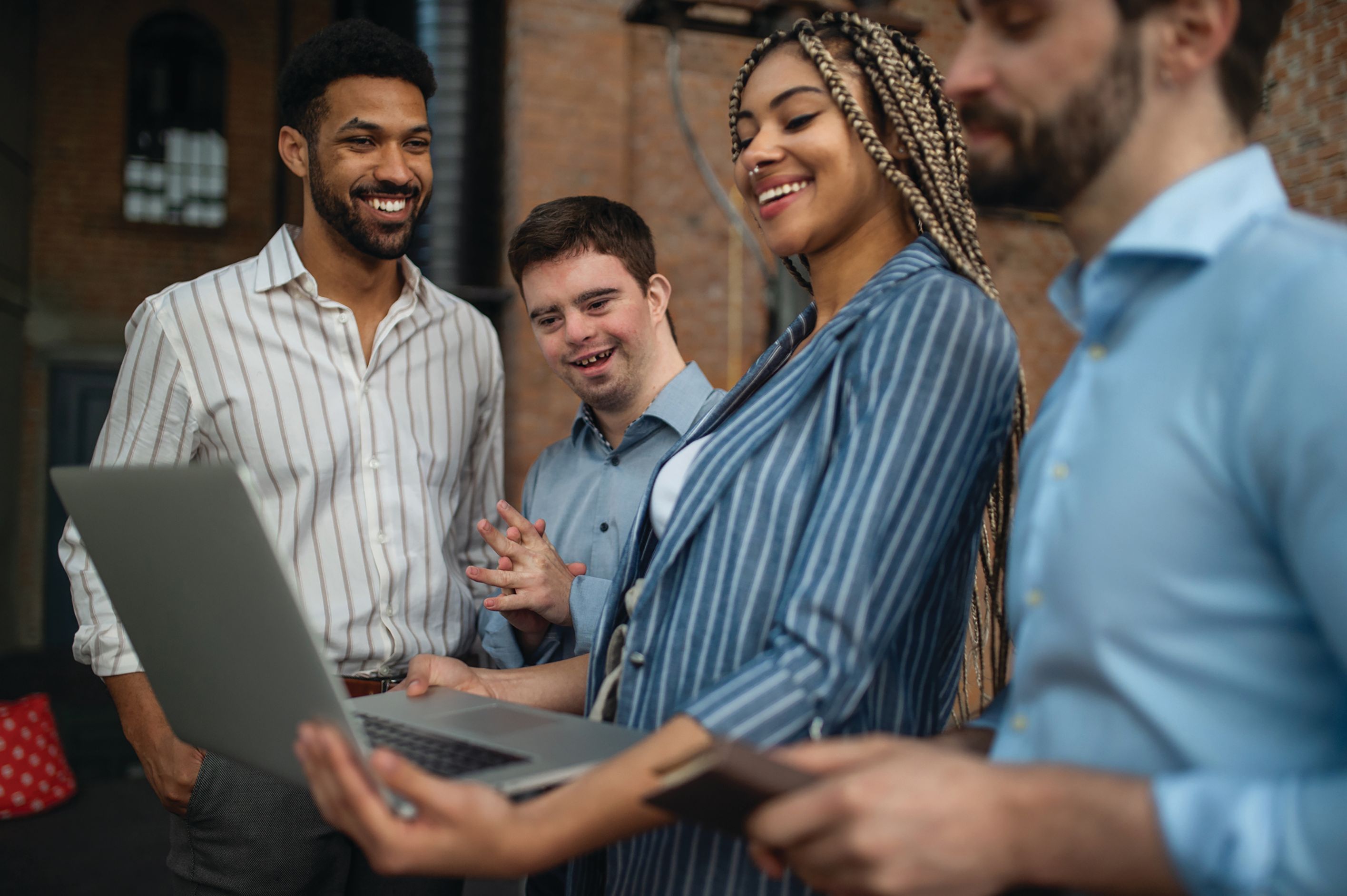 https://marketing-web-production-strapi.azurewebsites.netHappy Young Businessmen Working 