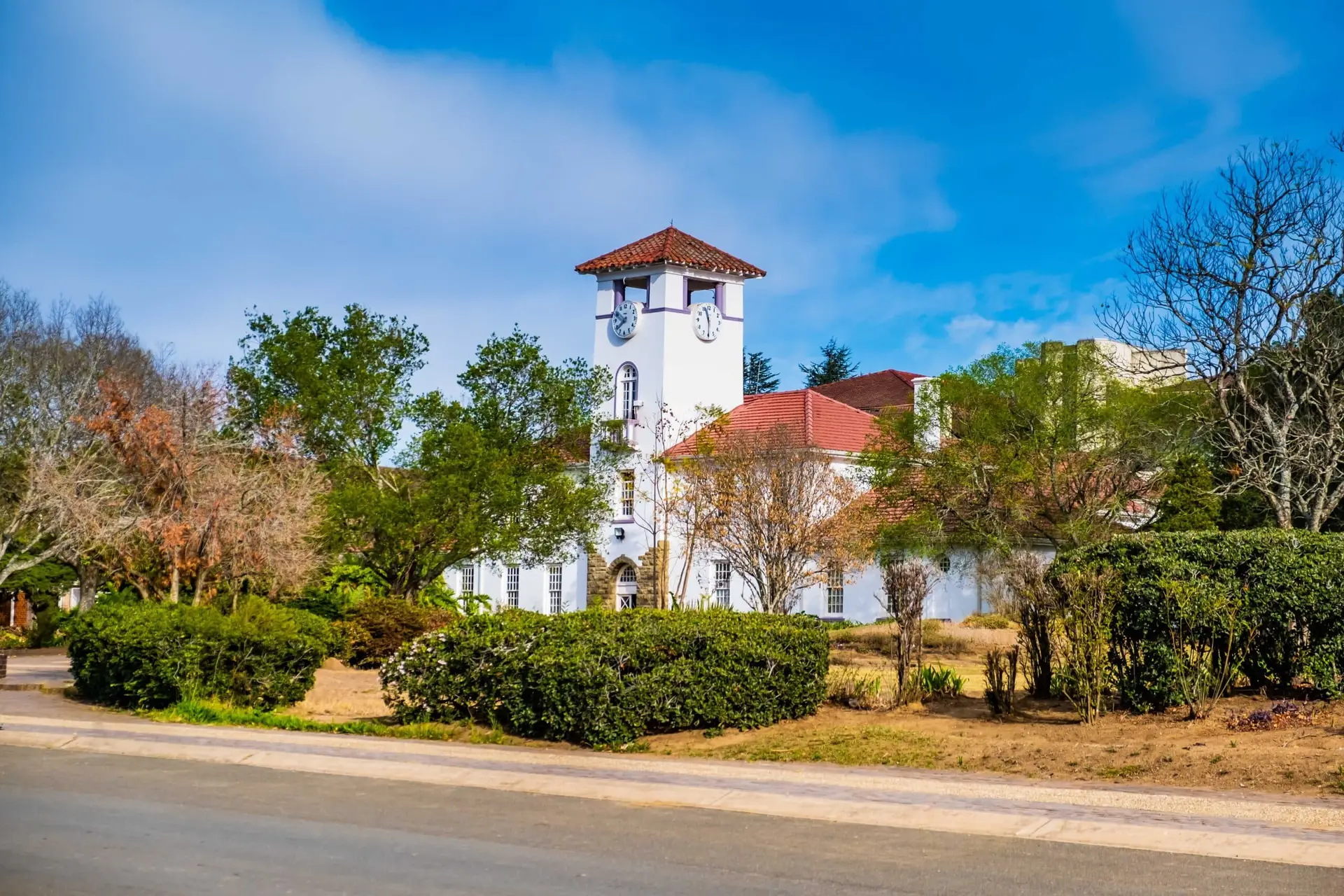 Illustration for the article University of Fort Hare: Transforming Student Feedback into Better Teaching and Learning Outcomes with Explorance Blue 